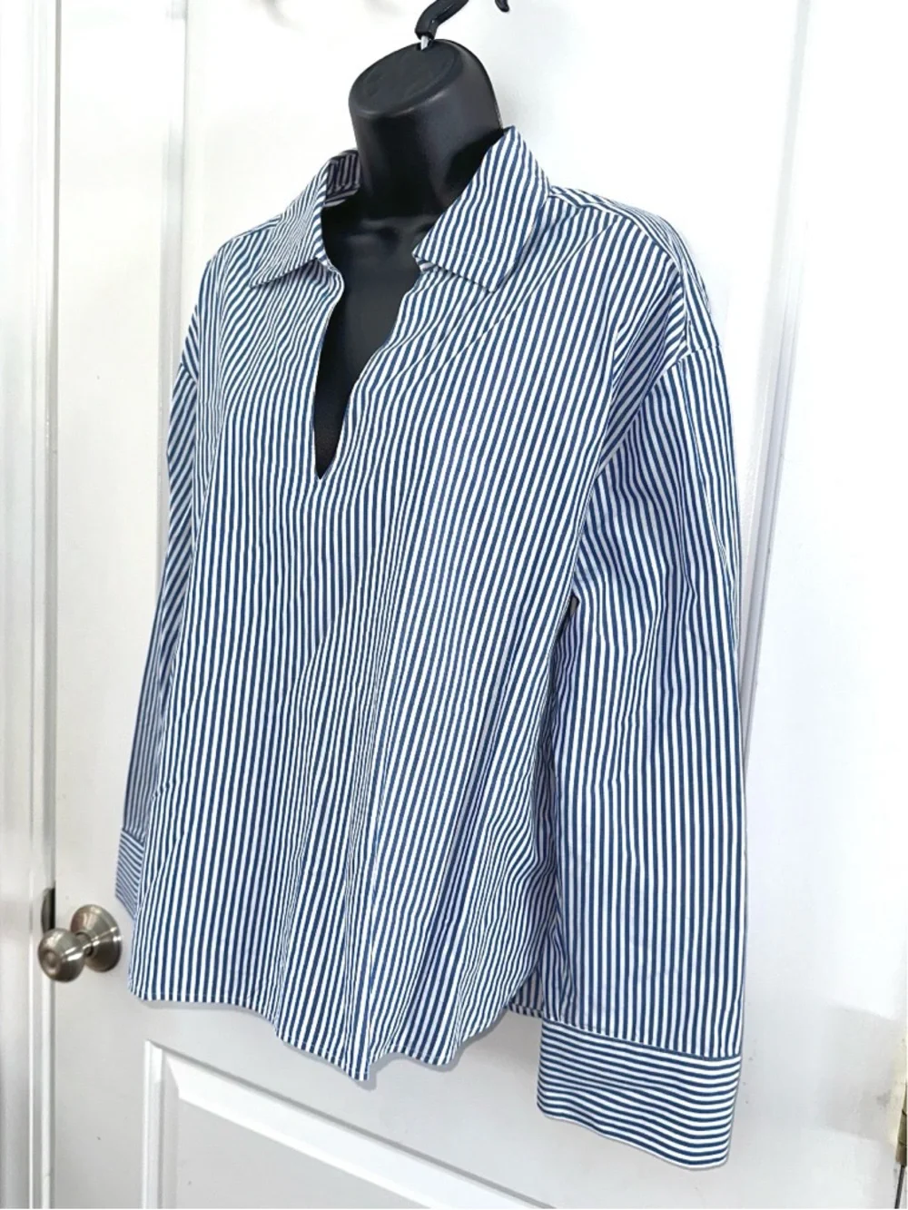 H&M Blue & White striped PULLOVER SHIRT, size Large Excellent Condition - Picture 2 of 5
